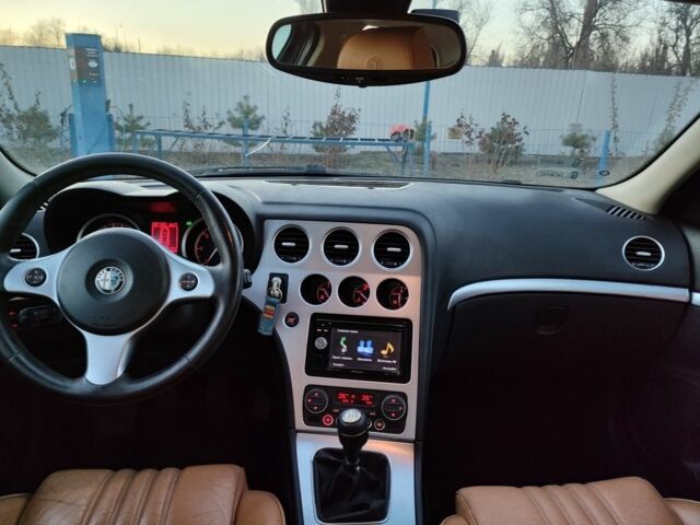 Сірий Альфа Ромео 159, об'ємом двигуна 0 л та пробігом 315 тис. км за 2600 $, фото 8 на Automoto.ua