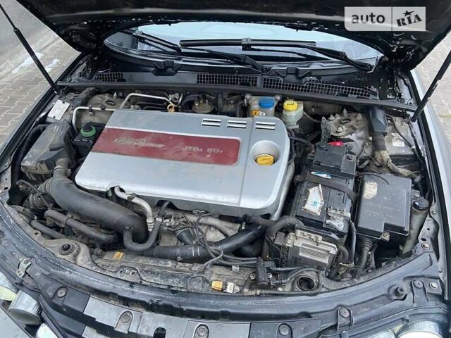 Сірий Альфа Ромео 159, об'ємом двигуна 2.4 л та пробігом 325 тис. км за 6950 $, фото 16 на Automoto.ua
