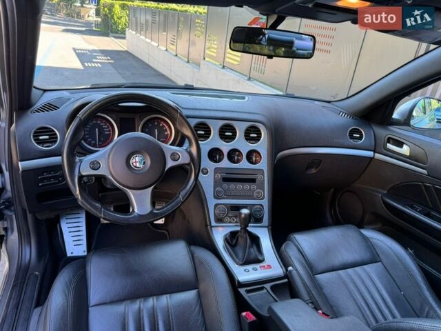 Сірий Альфа Ромео 159, об'ємом двигуна 1.8 л та пробігом 165 тис. км за 11500 $, фото 5 на Automoto.ua