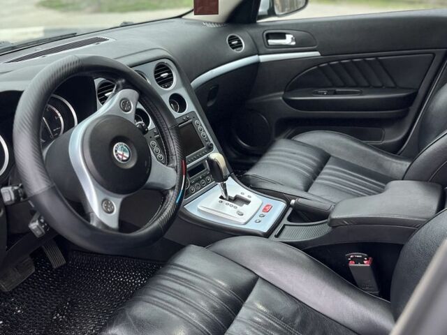 Серый Альфа Ромео 159, объемом двигателя 2.4 л и пробегом 252 тыс. км за 3500 $, фото 7 на Automoto.ua