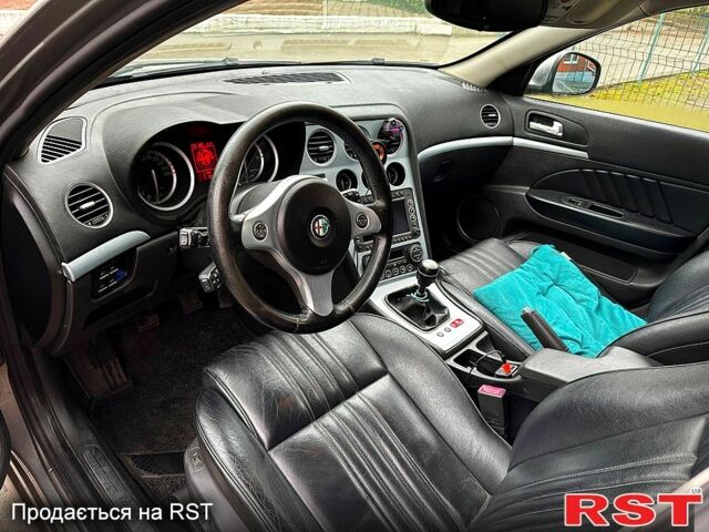 Сірий Альфа Ромео 159, об'ємом двигуна 2.4 л та пробігом 220 тис. км за 6500 $, фото 10 на Automoto.ua