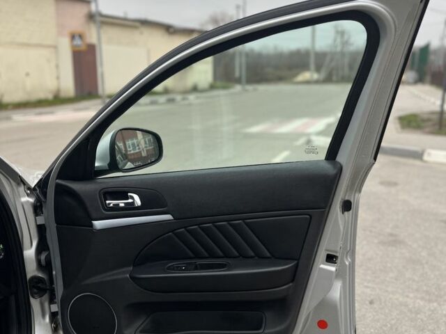 Серый Альфа Ромео 159, объемом двигателя 2.4 л и пробегом 252 тыс. км за 3500 $, фото 15 на Automoto.ua