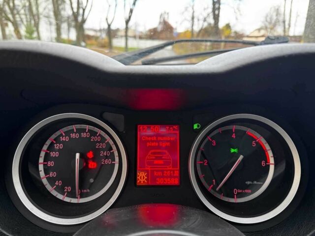 Серый Альфа Ромео 159, объемом двигателя 1.9 л и пробегом 304 тыс. км за 5590 $, фото 13 на Automoto.ua