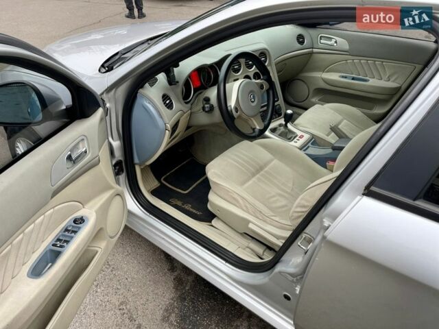 Серый Альфа Ромео 159, объемом двигателя 1.9 л и пробегом 295 тыс. км за 4700 $, фото 10 на Automoto.ua