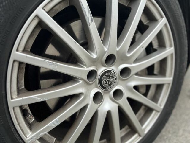 Серый Альфа Ромео 159, объемом двигателя 2.4 л и пробегом 252 тыс. км за 3500 $, фото 5 на Automoto.ua