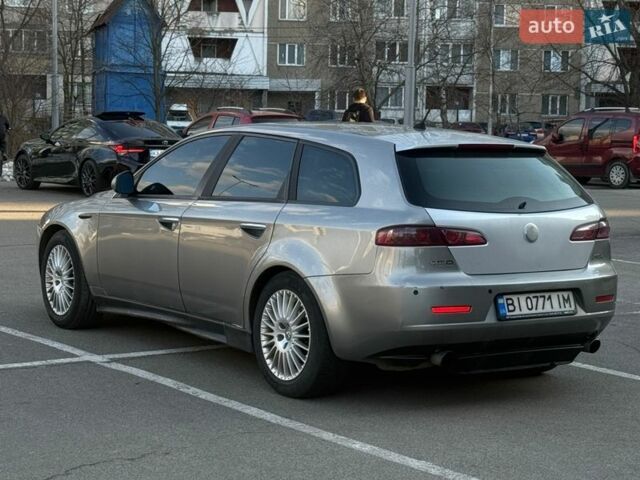 Сірий Альфа Ромео 159, об'ємом двигуна 2.4 л та пробігом 320 тис. км за 5500 $, фото 4 на Automoto.ua