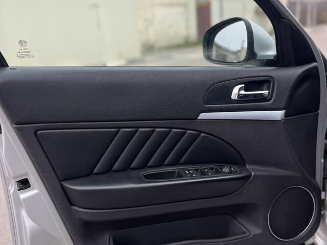 Серый Альфа Ромео 159, объемом двигателя 2.4 л и пробегом 252 тыс. км за 3500 $, фото 17 на Automoto.ua