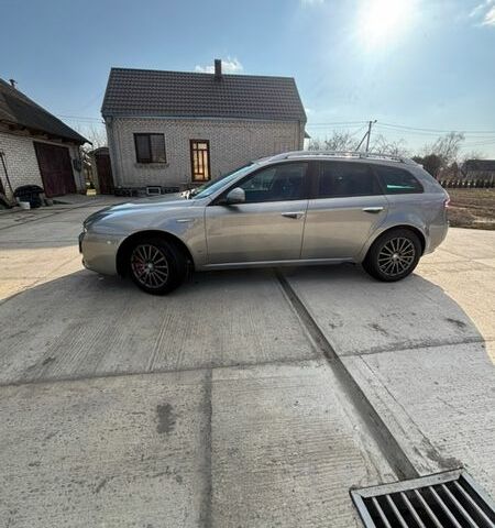 Сірий Альфа Ромео 159, об'ємом двигуна 2.4 л та пробігом 303 тис. км за 5900 $, фото 1 на Automoto.ua