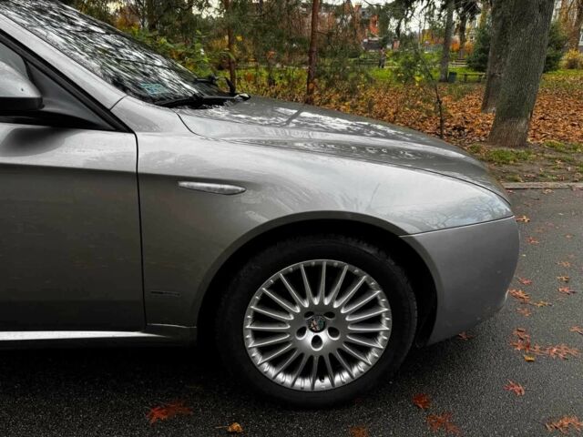 Серый Альфа Ромео 159, объемом двигателя 1.9 л и пробегом 304 тыс. км за 5590 $, фото 4 на Automoto.ua