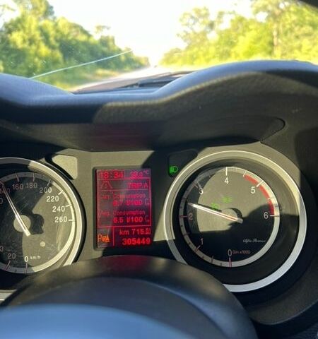 Сірий Альфа Ромео 159, об'ємом двигуна 2.4 л та пробігом 310 тис. км за 5600 $, фото 4 на Automoto.ua