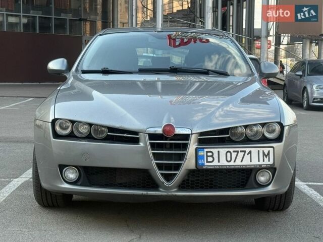 Сірий Альфа Ромео 159, об'ємом двигуна 2.4 л та пробігом 320 тис. км за 5500 $, фото 9 на Automoto.ua