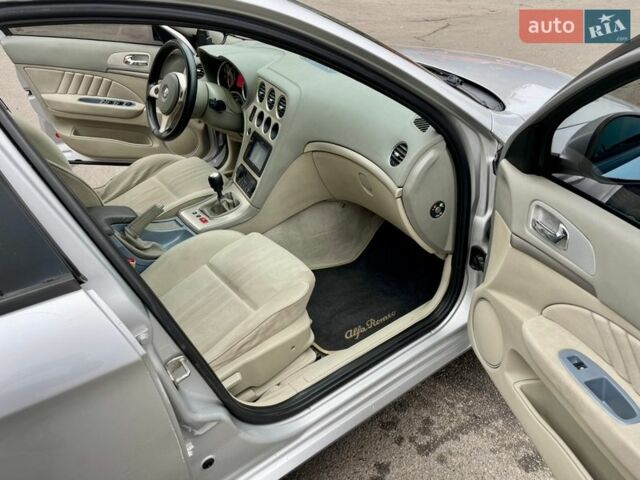 Серый Альфа Ромео 159, объемом двигателя 1.9 л и пробегом 295 тыс. км за 4700 $, фото 13 на Automoto.ua
