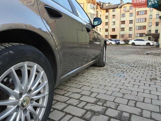 Серый Альфа Ромео 159, объемом двигателя 1.9 л и пробегом 350 тыс. км за 4400 $, фото 16 на Automoto.ua
