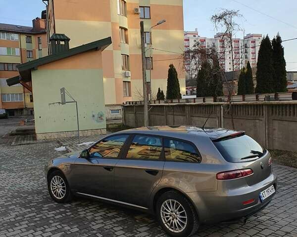 Серый Альфа Ромео 159, объемом двигателя 1.9 л и пробегом 350 тыс. км за 4400 $, фото 9 на Automoto.ua