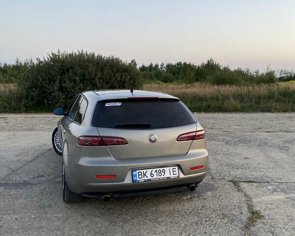 Серый Альфа Ромео 159, объемом двигателя 2.2 л и пробегом 211 тыс. км за 5700 $, фото 5 на Automoto.ua