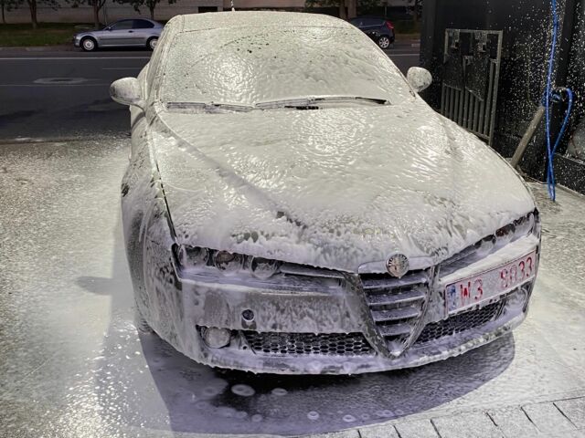 Серый Альфа Ромео 159, объемом двигателя 1.9 л и пробегом 27 тыс. км за 2000 $, фото 3 на Automoto.ua