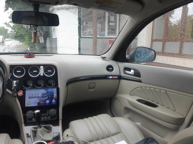 Сірий Альфа Ромео 159, об'ємом двигуна 1.9 л та пробігом 265 тис. км за 6600 $, фото 11 на Automoto.ua