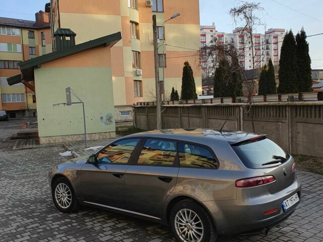 Серый Альфа Ромео 159, объемом двигателя 1.9 л и пробегом 350 тыс. км за 4400 $, фото 10 на Automoto.ua