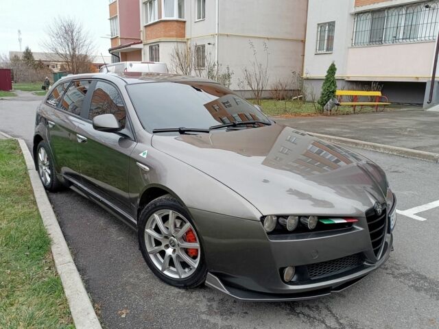 Серый Альфа Ромео 159, объемом двигателя 1.9 л и пробегом 270 тыс. км за 6000 $, фото 1 на Automoto.ua