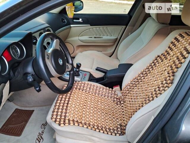 Сірий Альфа Ромео 159, об'ємом двигуна 2.2 л та пробігом 216 тис. км за 6500 $, фото 13 на Automoto.ua