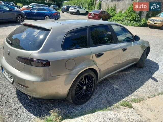 Сірий Альфа Ромео 159, об'ємом двигуна 2.2 л та пробігом 180 тис. км за 4999 $, фото 2 на Automoto.ua