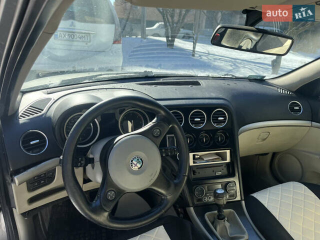 Сірий Альфа Ромео 159, об'ємом двигуна 1.9 л та пробігом 250 тис. км за 1500 $, фото 5 на Automoto.ua