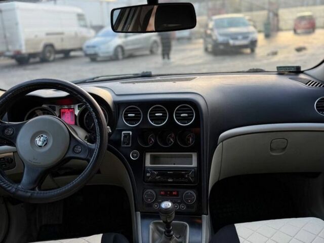 Сірий Альфа Ромео 159, об'ємом двигуна 1.9 л та пробігом 240 тис. км за 2850 $, фото 6 на Automoto.ua