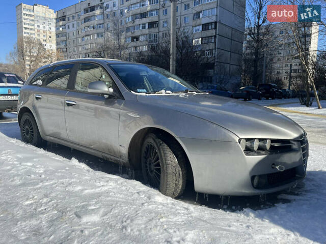 Сірий Альфа Ромео 159, об'ємом двигуна 1.9 л та пробігом 250 тис. км за 1500 $, фото 1 на Automoto.ua