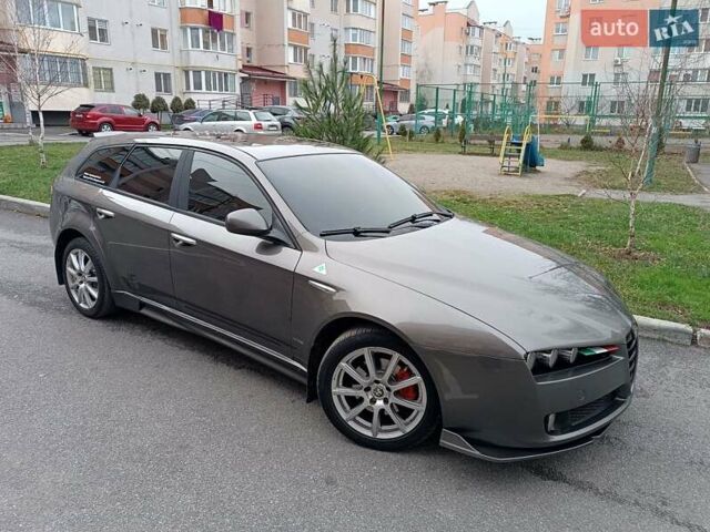 Серый Альфа Ромео 159, объемом двигателя 1.91 л и пробегом 276 тыс. км за 7500 $, фото 29 на Automoto.ua