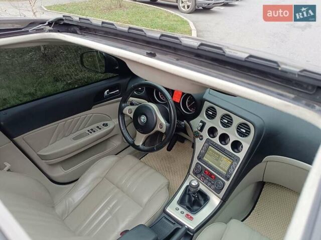 Серый Альфа Ромео 159, объемом двигателя 1.91 л и пробегом 276 тыс. км за 7500 $, фото 15 на Automoto.ua