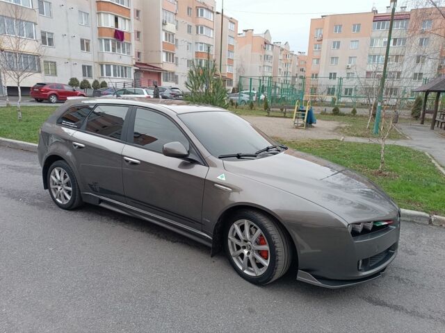 Серый Альфа Ромео 159, объемом двигателя 0 л и пробегом 270 тыс. км за 7200 $, фото 7 на Automoto.ua