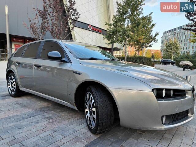 Серый Альфа Ромео 159, объемом двигателя 2.2 л и пробегом 182 тыс. км за 3990 $, фото 31 на Automoto.ua