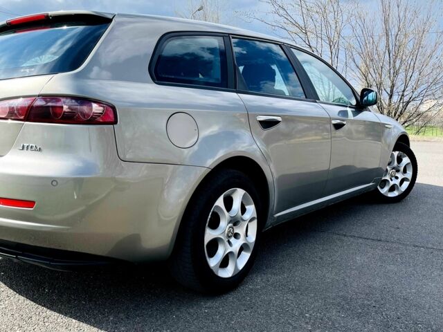 Сірий Альфа Ромео 159, об'ємом двигуна 1.9 л та пробігом 316 тис. км за 3000 $, фото 4 на Automoto.ua