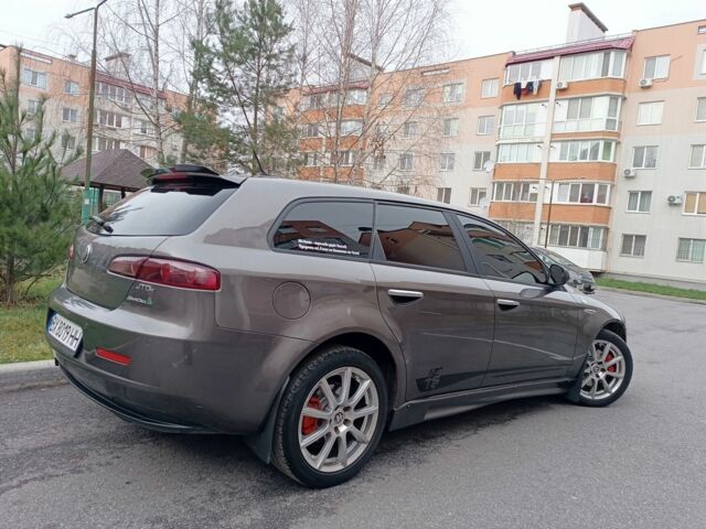 Серый Альфа Ромео 159, объемом двигателя 0 л и пробегом 270 тыс. км за 7200 $, фото 6 на Automoto.ua