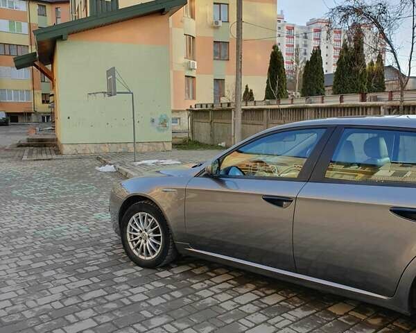 Серый Альфа Ромео 159, объемом двигателя 1.9 л и пробегом 350 тыс. км за 4400 $, фото 7 на Automoto.ua