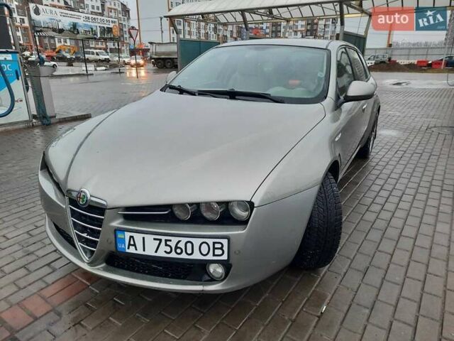 Серый Альфа Ромео 159, объемом двигателя 1.9 л и пробегом 207 тыс. км за 7600 $, фото 17 на Automoto.ua