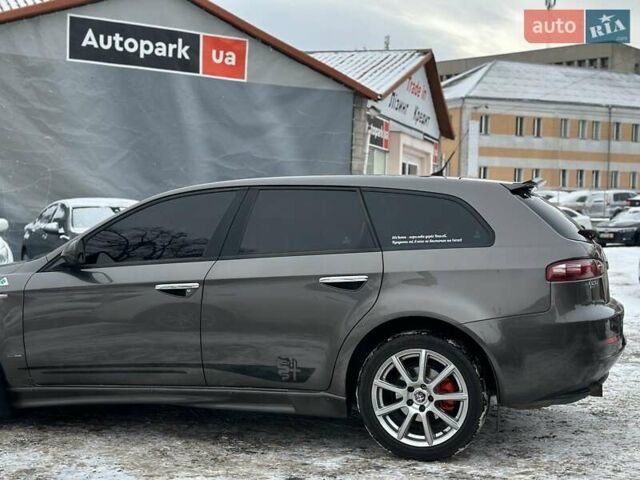 Сірий Альфа Ромео 159, об'ємом двигуна 1.9 л та пробігом 270 тис. км за 7490 $, фото 10 на Automoto.ua