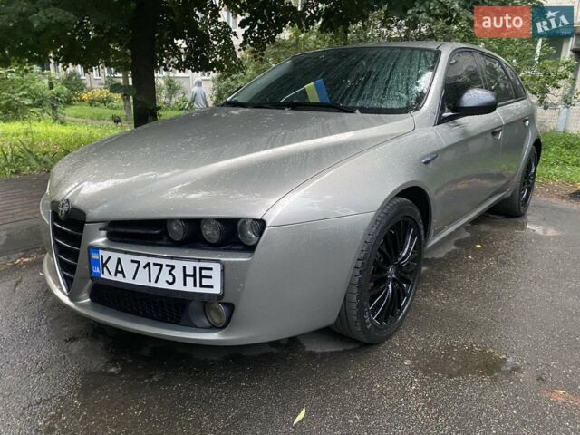 Серый Альфа Ромео 159, объемом двигателя 2.2 л и пробегом 180 тыс. км за 4999 $, фото 22 на Automoto.ua