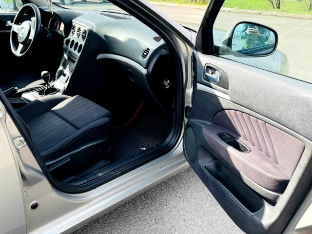 Сірий Альфа Ромео 159, об'ємом двигуна 1.9 л та пробігом 316 тис. км за 3000 $, фото 8 на Automoto.ua