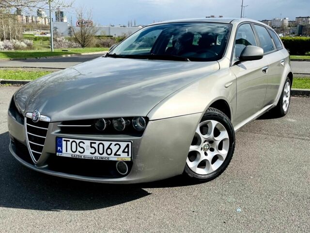 Сірий Альфа Ромео 159, об'ємом двигуна 1.9 л та пробігом 316 тис. км за 3000 $, фото 2 на Automoto.ua