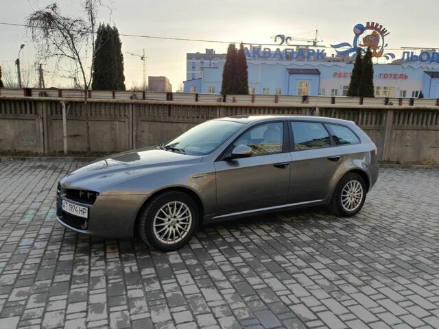 Серый Альфа Ромео 159, объемом двигателя 1.9 л и пробегом 350 тыс. км за 4400 $, фото 4 на Automoto.ua
