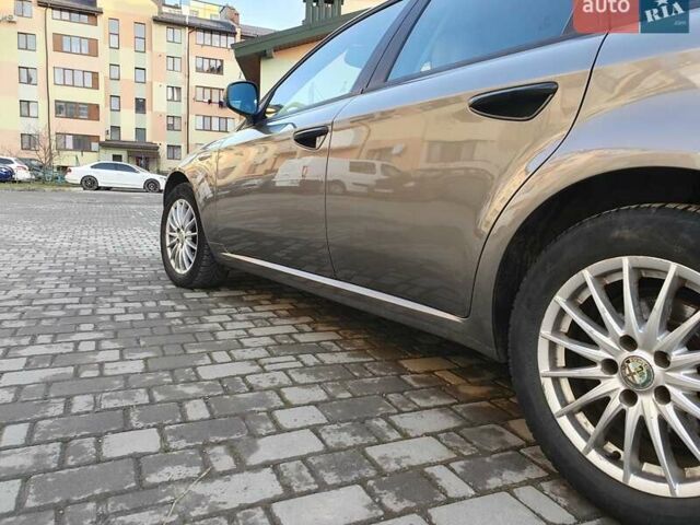 Серый Альфа Ромео 159, объемом двигателя 1.9 л и пробегом 350 тыс. км за 4400 $, фото 15 на Automoto.ua