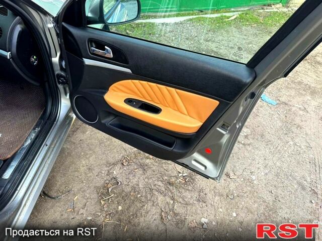 Сірий Альфа Ромео 159, об'ємом двигуна 2.4 л та пробігом 21700 тис. км за 5600 $, фото 11 на Automoto.ua