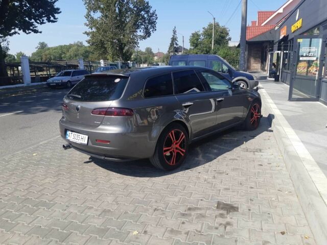 Сірий Альфа Ромео 159, об'ємом двигуна 1.9 л та пробігом 265 тис. км за 6600 $, фото 5 на Automoto.ua