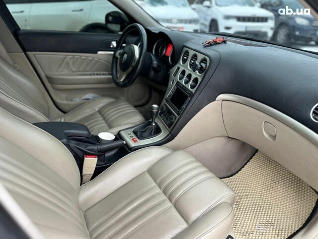 Серый Альфа Ромео 159, объемом двигателя 1.9 л и пробегом 270 тыс. км за 7490 $, фото 17 на Automoto.ua