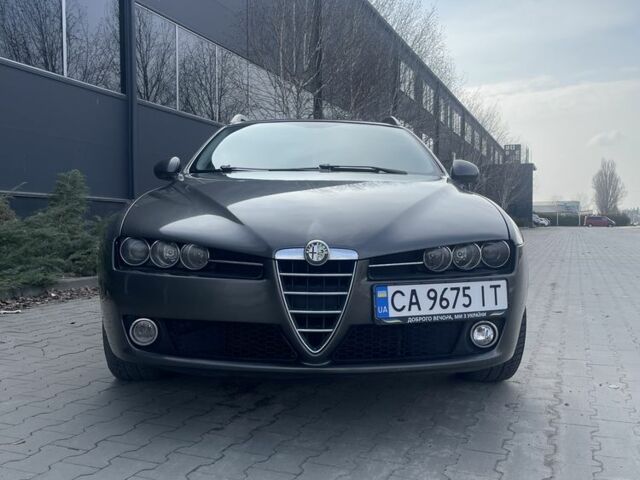 Сірий Альфа Ромео 159, об'ємом двигуна 1.9 л та пробігом 294 тис. км за 5400 $, фото 1 на Automoto.ua