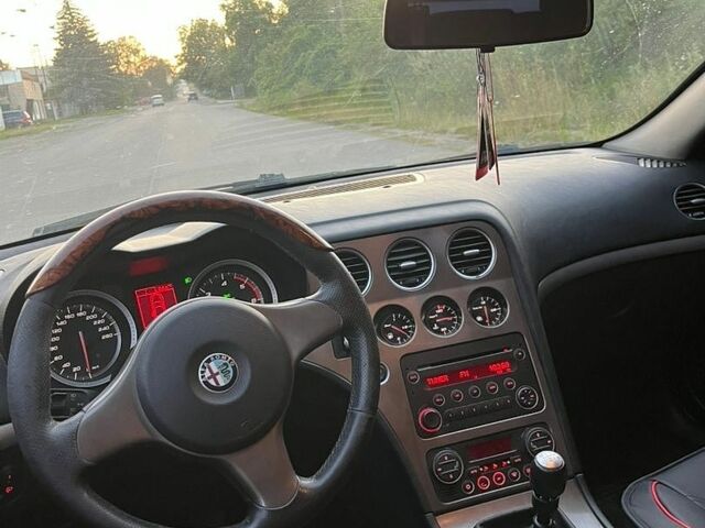 Сірий Альфа Ромео 159, об'ємом двигуна 1.91 л та пробігом 290 тис. км за 5999 $, фото 11 на Automoto.ua