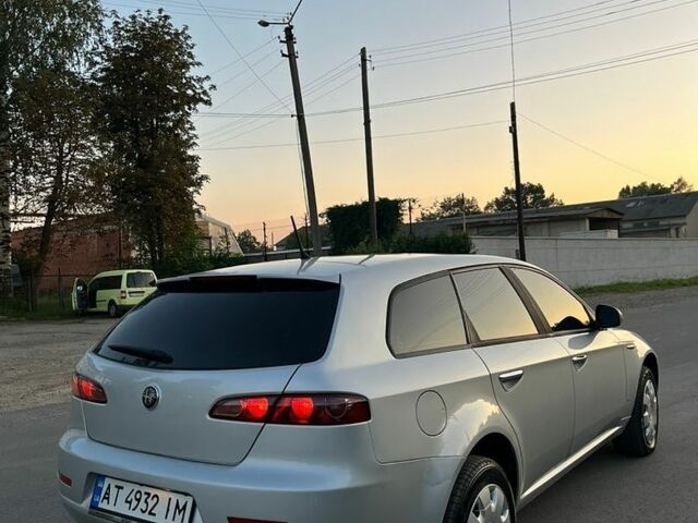 Сірий Альфа Ромео 159, об'ємом двигуна 1.91 л та пробігом 290 тис. км за 5999 $, фото 4 на Automoto.ua