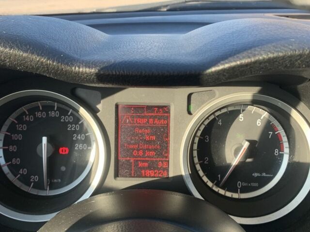 Сірий Альфа Ромео 159, об'ємом двигуна 1.8 л та пробігом 189 тис. км за 2800 $, фото 5 на Automoto.ua