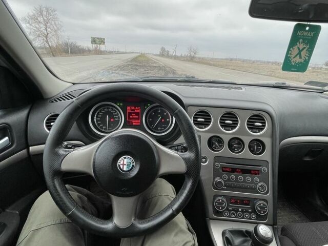 Серый Альфа Ромео 159, объемом двигателя 1.9 л и пробегом 300 тыс. км за 3200 $, фото 5 на Automoto.ua